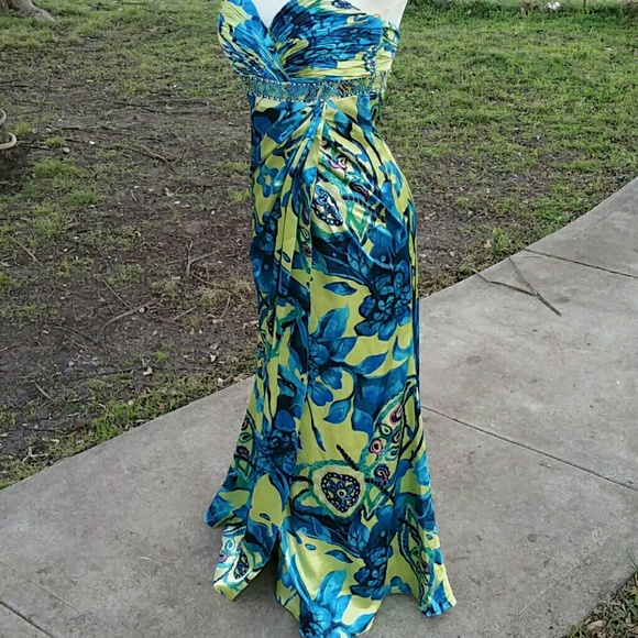 Fiesta Strapless Maxi Empire Waist Dress - Picture 6 of 6